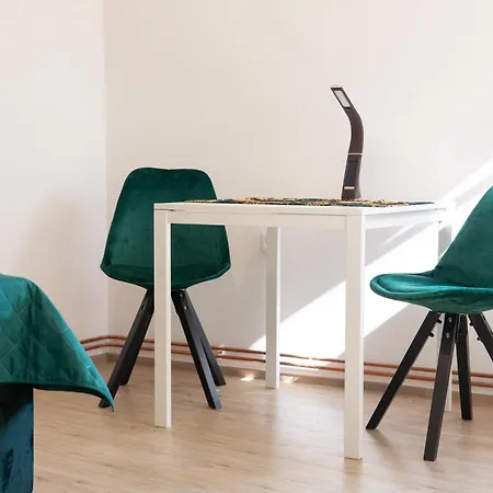 Rezidence Plesivec - Rodinny S 3 Loznicemi منزل للإقامة *