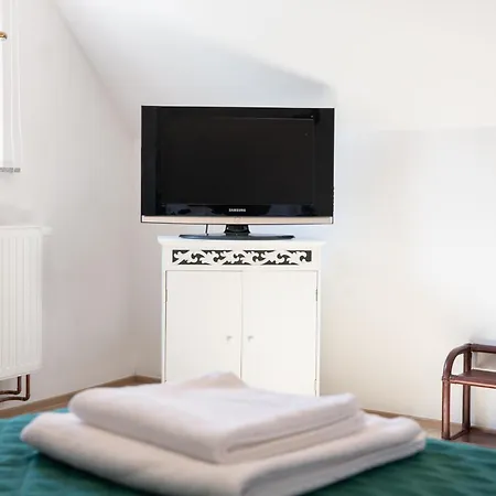 Rezidence Plesivec - Rodinny S 3 Loznicemi *