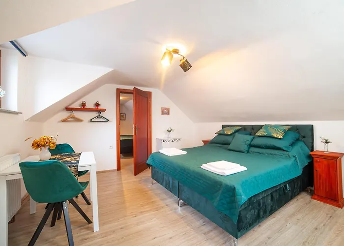 Rezidence Plesivec - Rodinny S 3 Loznicemi Privat bolig